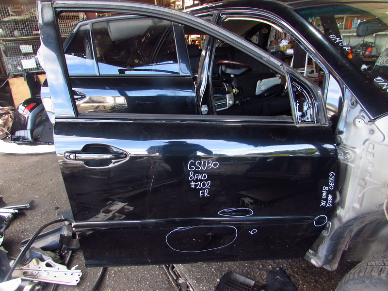 Дверь Toyota Harrier