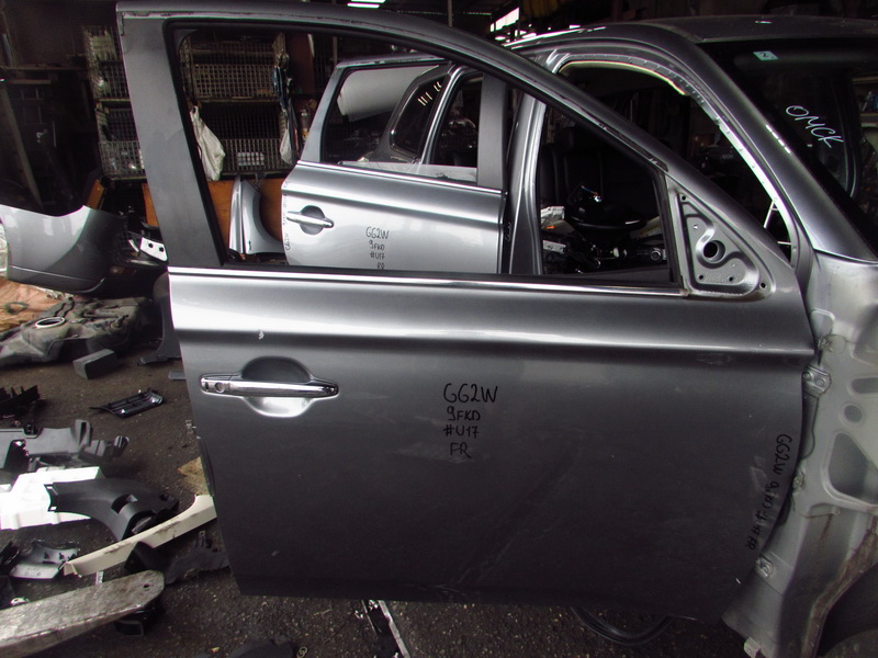 Дверь Mitsubishi Outlander GG2W