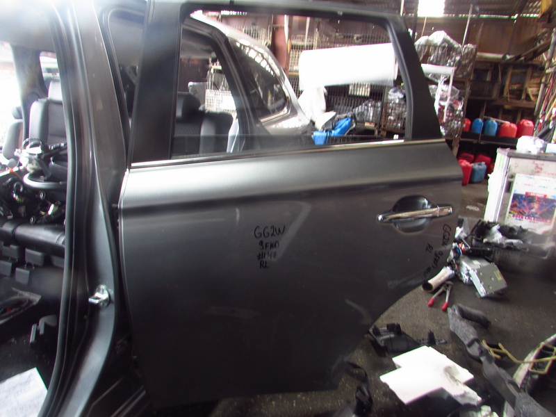 Дверь Mitsubishi Outlander