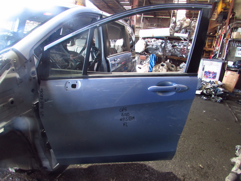 Дверь Honda Freed