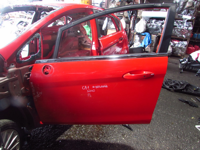 Дверь Ford Fiesta