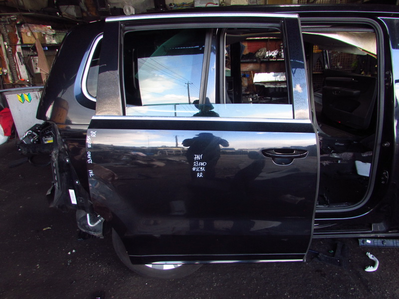 Дверь Volkswagen Sharan