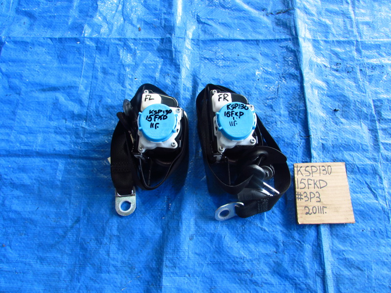 Ремень безопасности Toyota Vitz