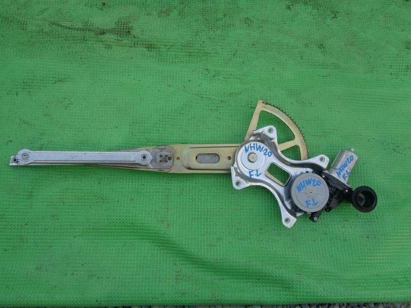 Стеклоподъемник Toyota Prius