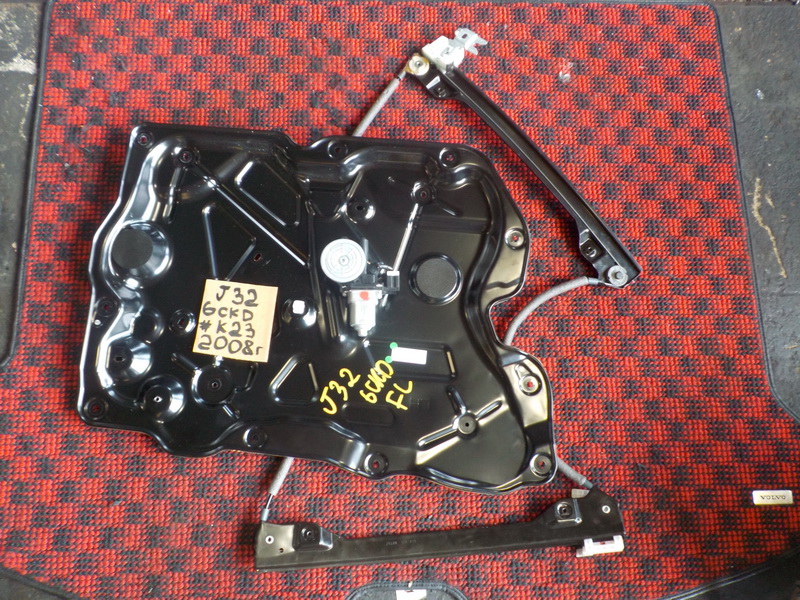 Стеклоподъемник Nissan Teana