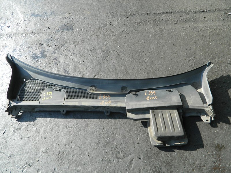 Решетка под лобовое стекло Land Rover Freelander