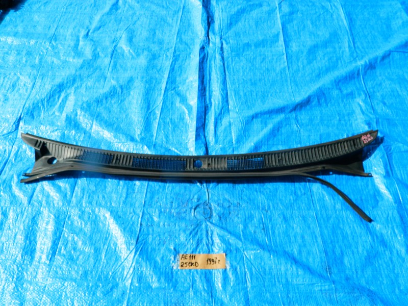 Решетка под лобовое стекло Toyota Sprinter Carib