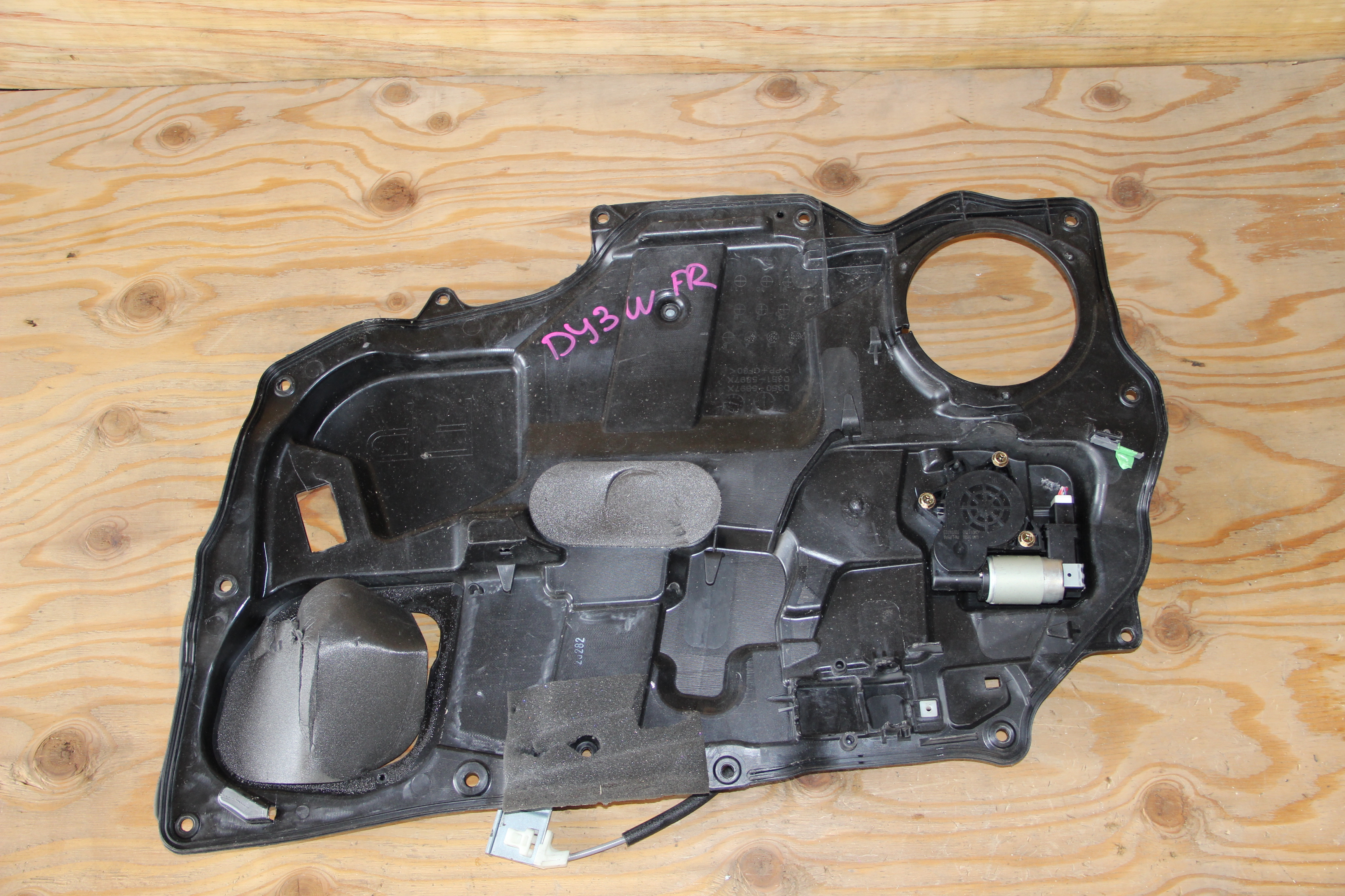 Стеклоподъемник Mazda Demio