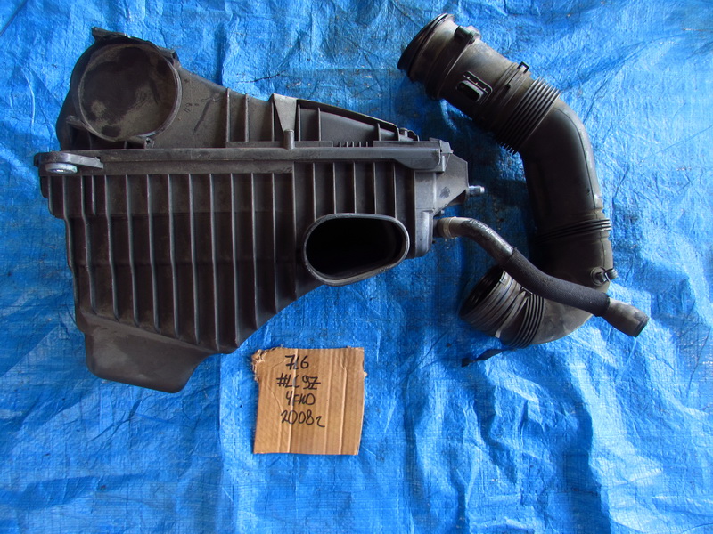 Корпус воздушного фильтра Volkswagen Touareg