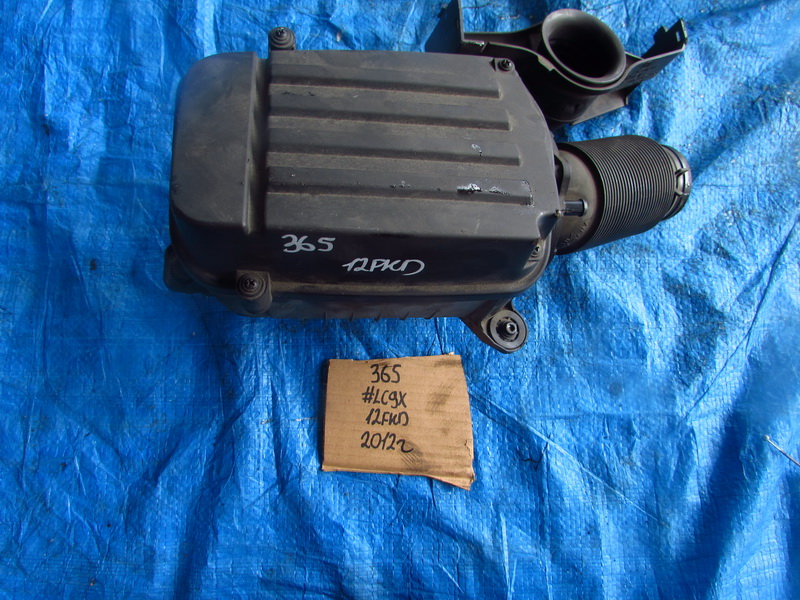 Корпус воздушного фильтра Volkswagen Passat 365