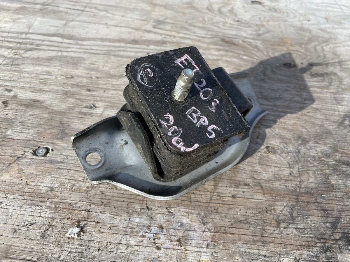 Подушка двигателя Subaru Legacy