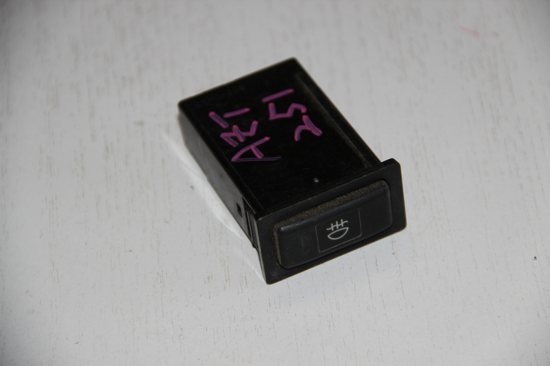 Кнопка Toyota Avensis AZT251