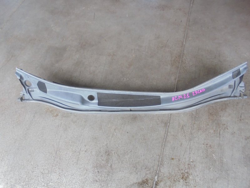 Решетка под лобовое стекло Toyota Ipsum