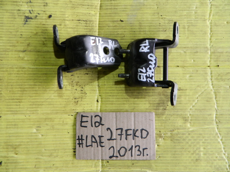 Петля двери Nissan Note E12