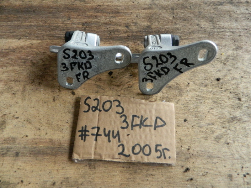 Петля двери Mercedes-benz C-class