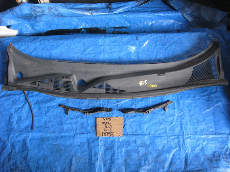 Решетка под лобовое стекло Nissan Juke YF15