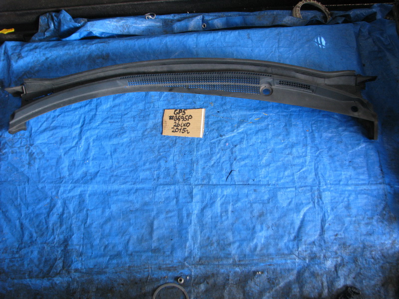 Решетка под лобовое стекло Honda Fit GP5