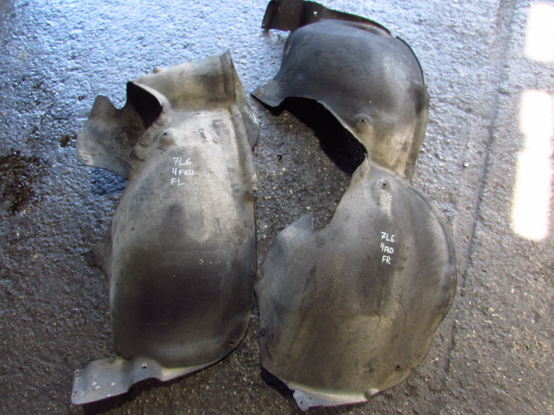 Подкрылок Volkswagen Touareg 7L6