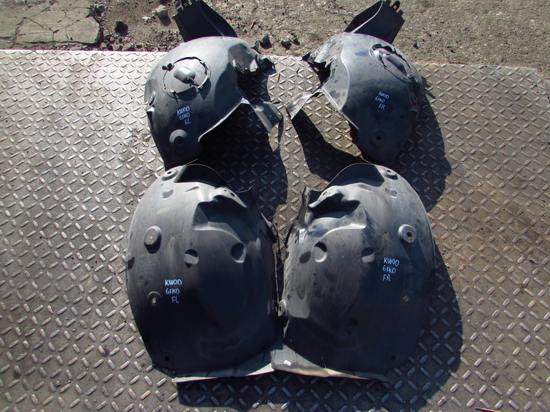 Подкрылок Renaut Kangoo KW0D