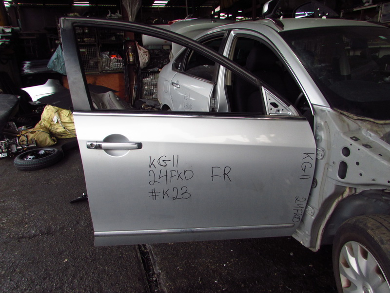 Дверь Nissan Bluebird Sylphy