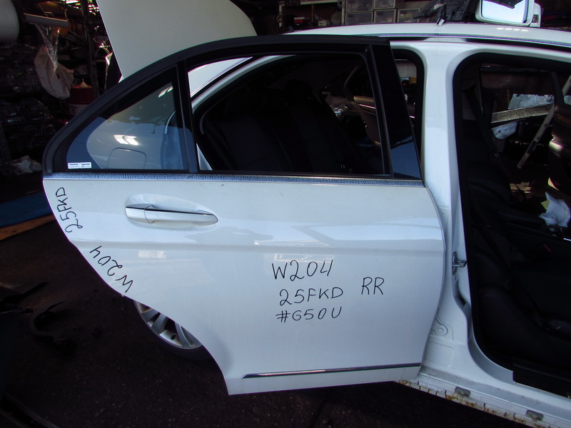 Дверь Mercedes-benz C-class W204