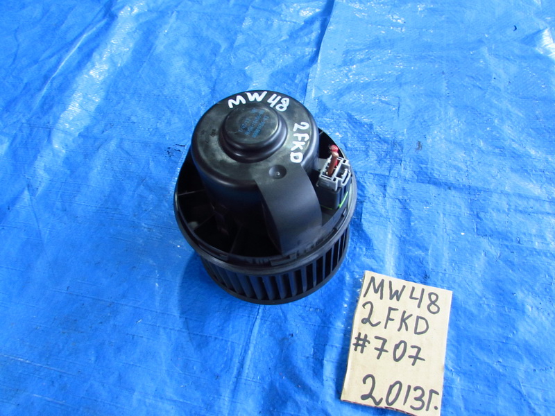 Моторчик печки Volvo V40