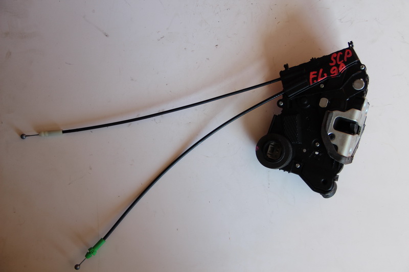 Замок двери Toyota Vitz