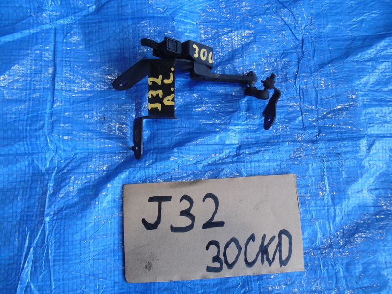 Датчик положения кузова Nissan Teana