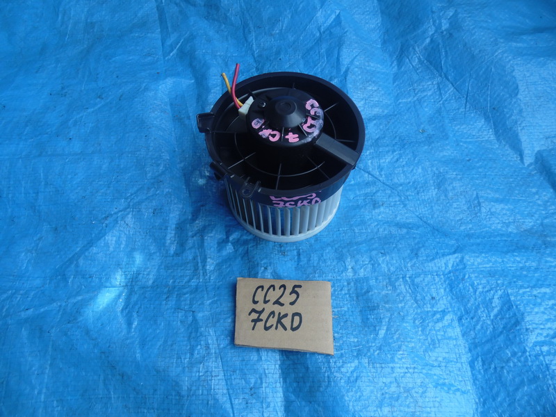 Моторчик печки Nissan Serena