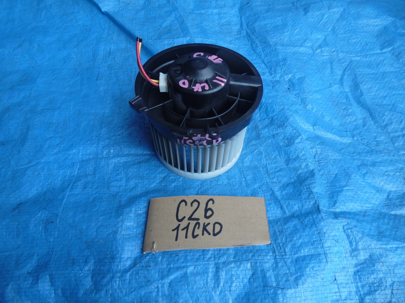 Моторчик печки Nissan Serena