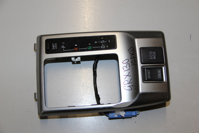 Консоль КПП Toyota Mark X GRX130