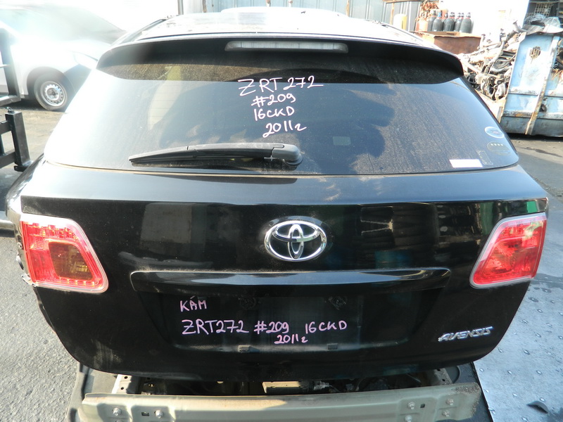 Дверь задняя Toyota Avensis