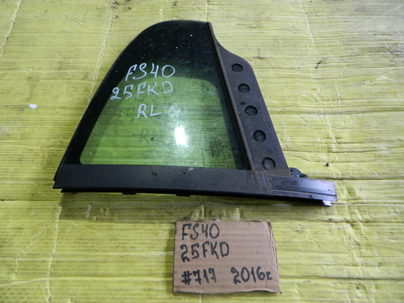 Форточка двери Volvo S60 FS40