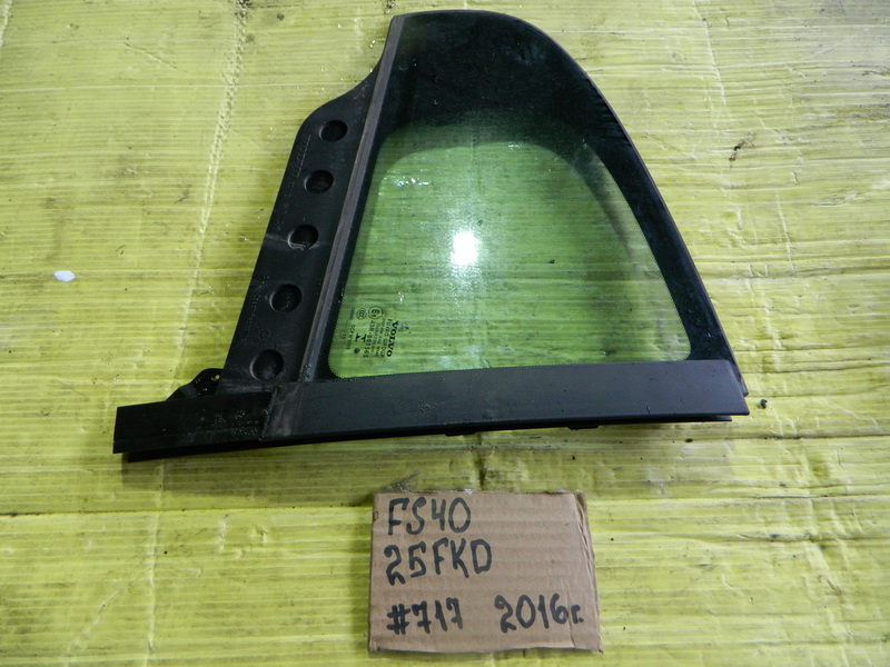 Форточка двери Volvo S60 FS40