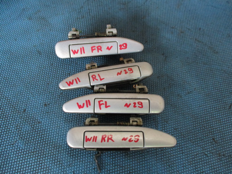 Ручка двери Nissan Avenir