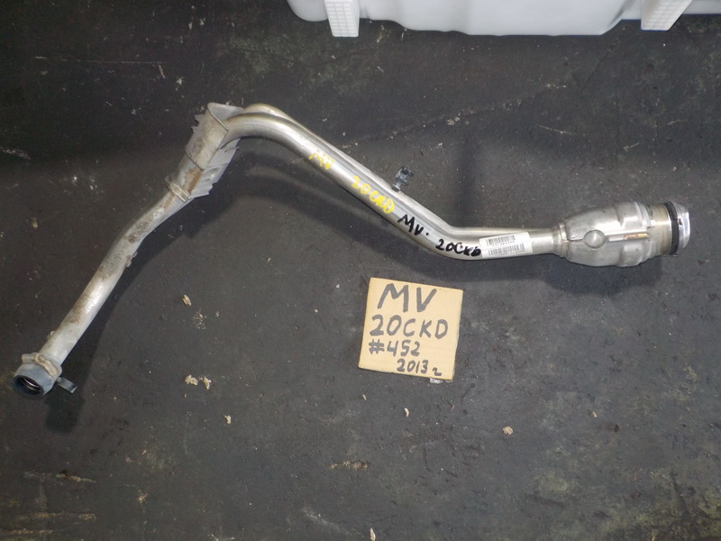 Горловина топливного бака Volvo V40