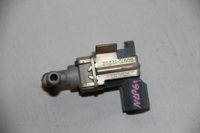 Вакуумный клапан Toyota Ist NCP61