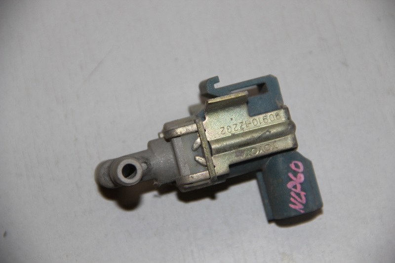 Вакуумный клапан Toyota Ist NCP60