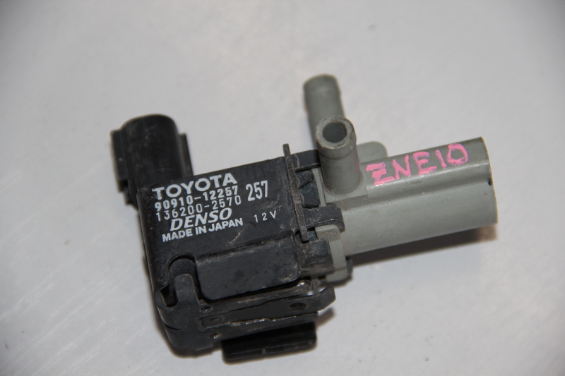 Вакуумный клапан Toyota Wish ZNE10