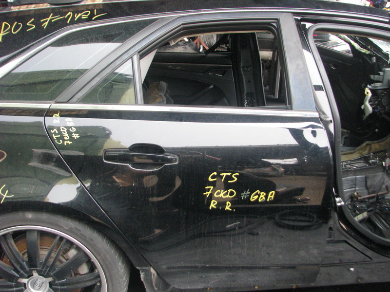 Дверь Cadillac Cts