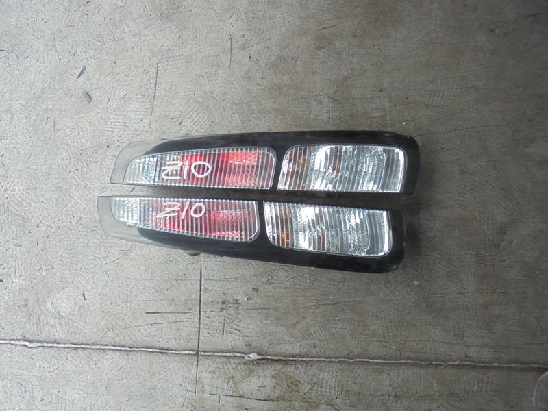 Стоп-сигнал Nissan Cube