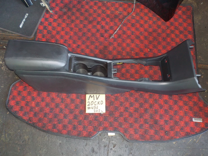 Подлокотник Volvo V40