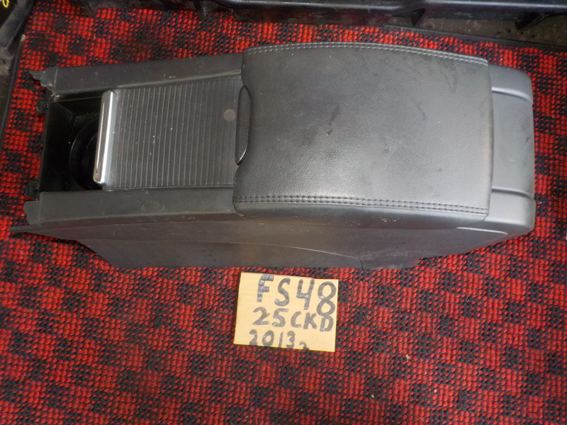 Подлокотник Volvo S60 FS48