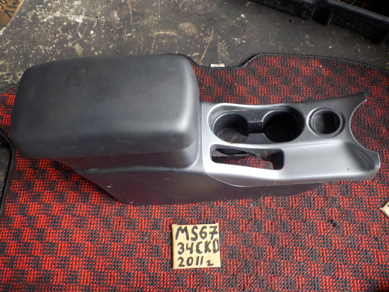 Подлокотник Volvo S40 MS67
