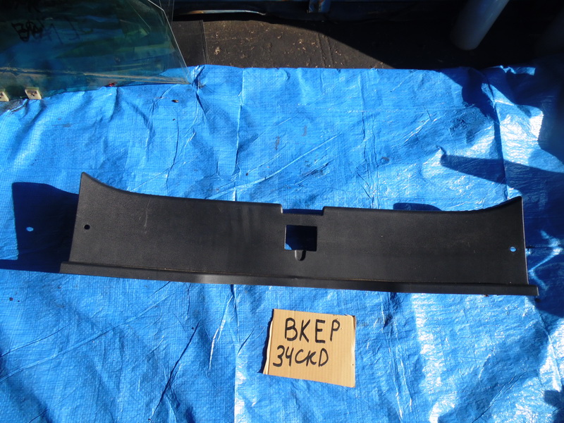 Накладка замка багажника Mazda Axela BKEP