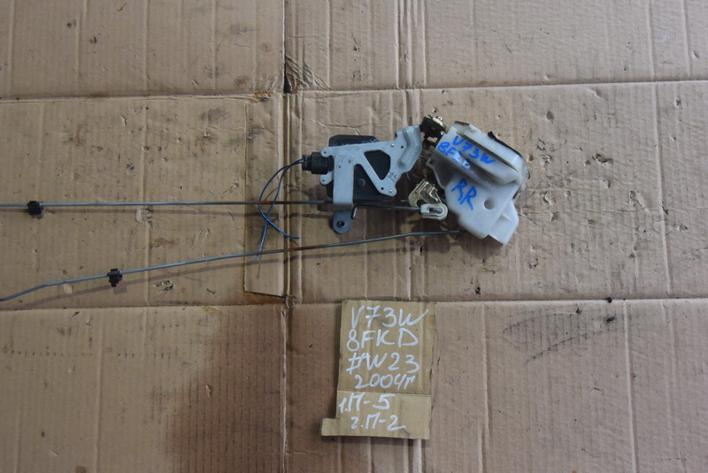 Замок двери Mitsubishi Pajero