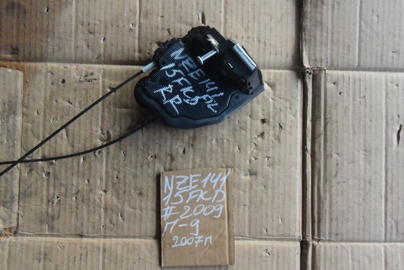 Замок двери Toyota Corolla Fielder