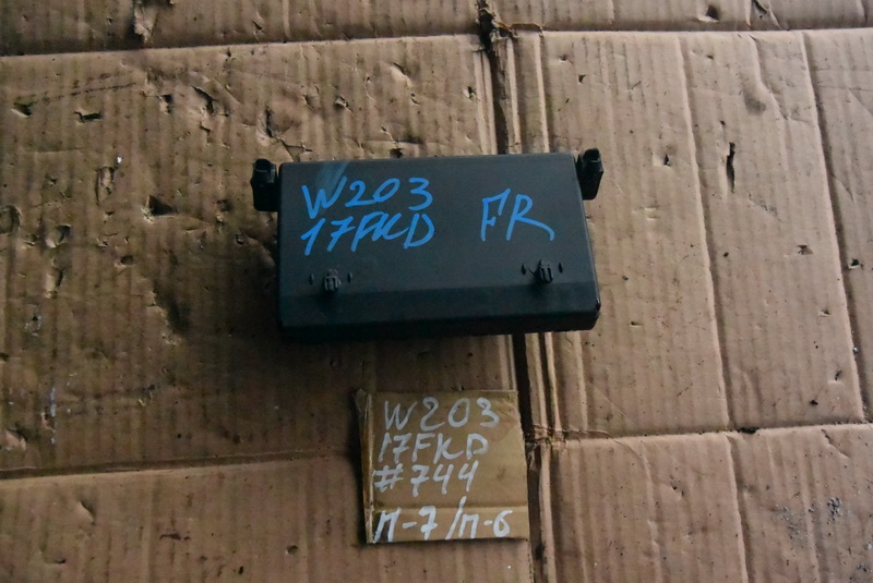 Блок управления дверьми Mercedes-benz C-class W203