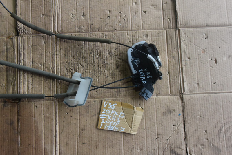 Замок двери Nissan Skyline