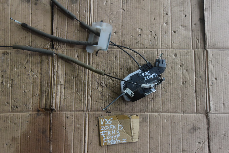 Замок двери Nissan Skyline